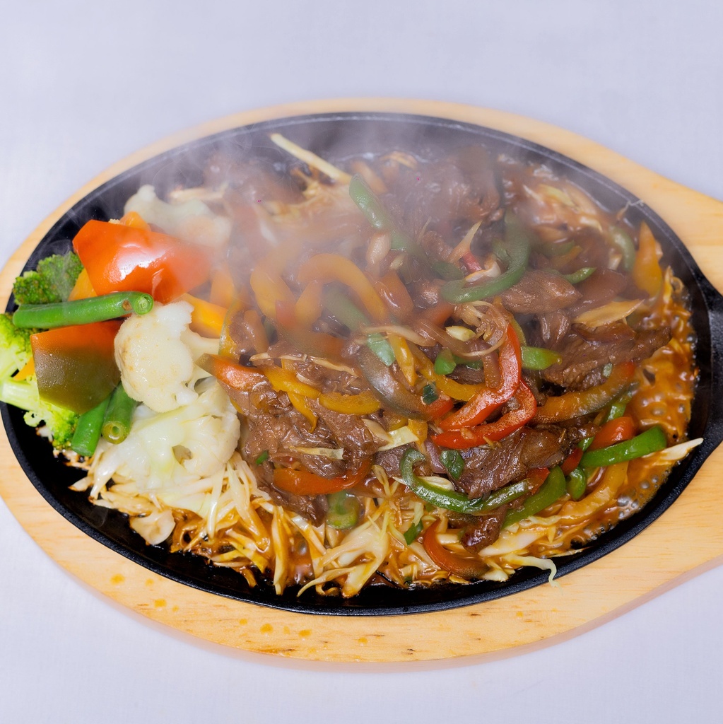 Sizzling Beef With Chips